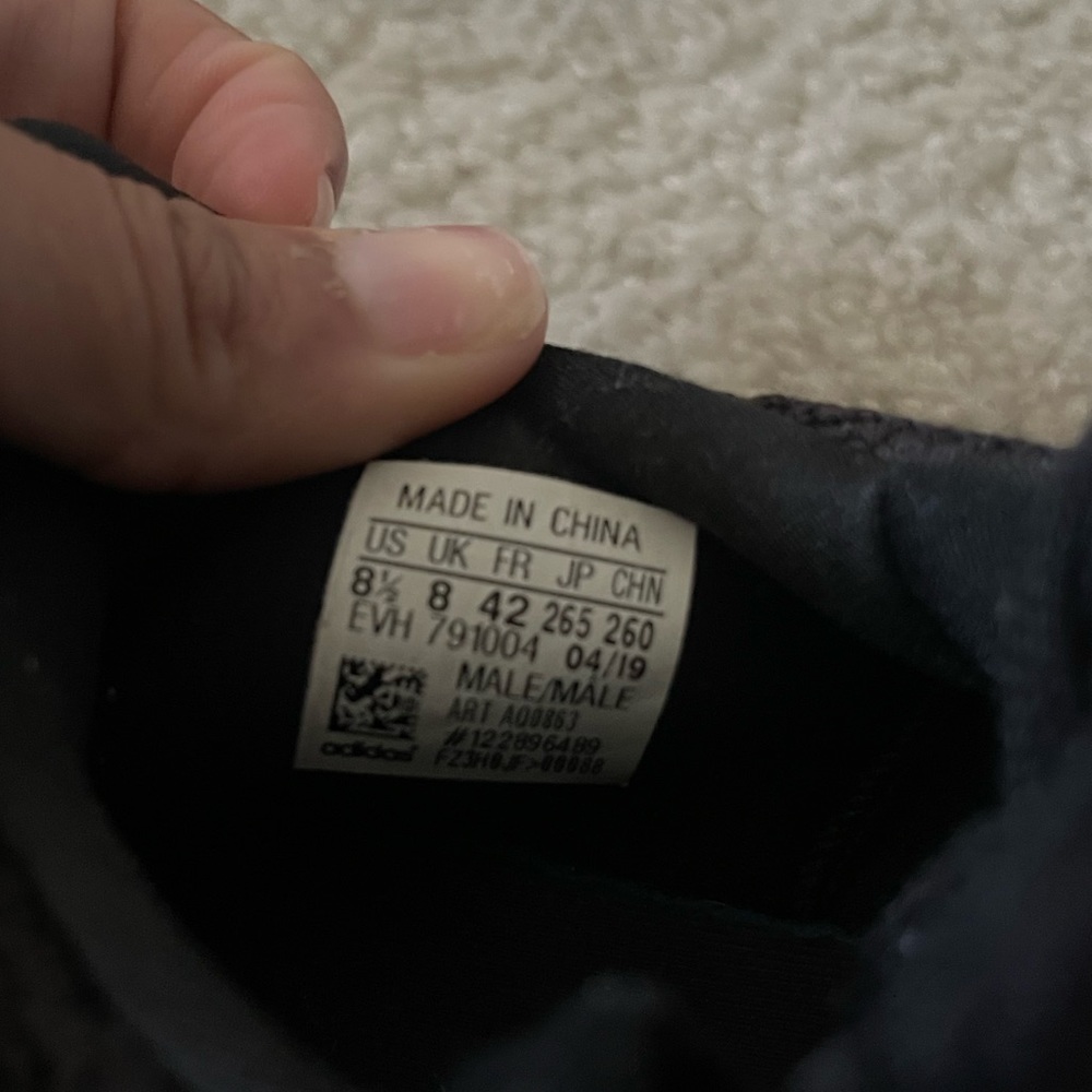 Adidas - Picture 4 of 5